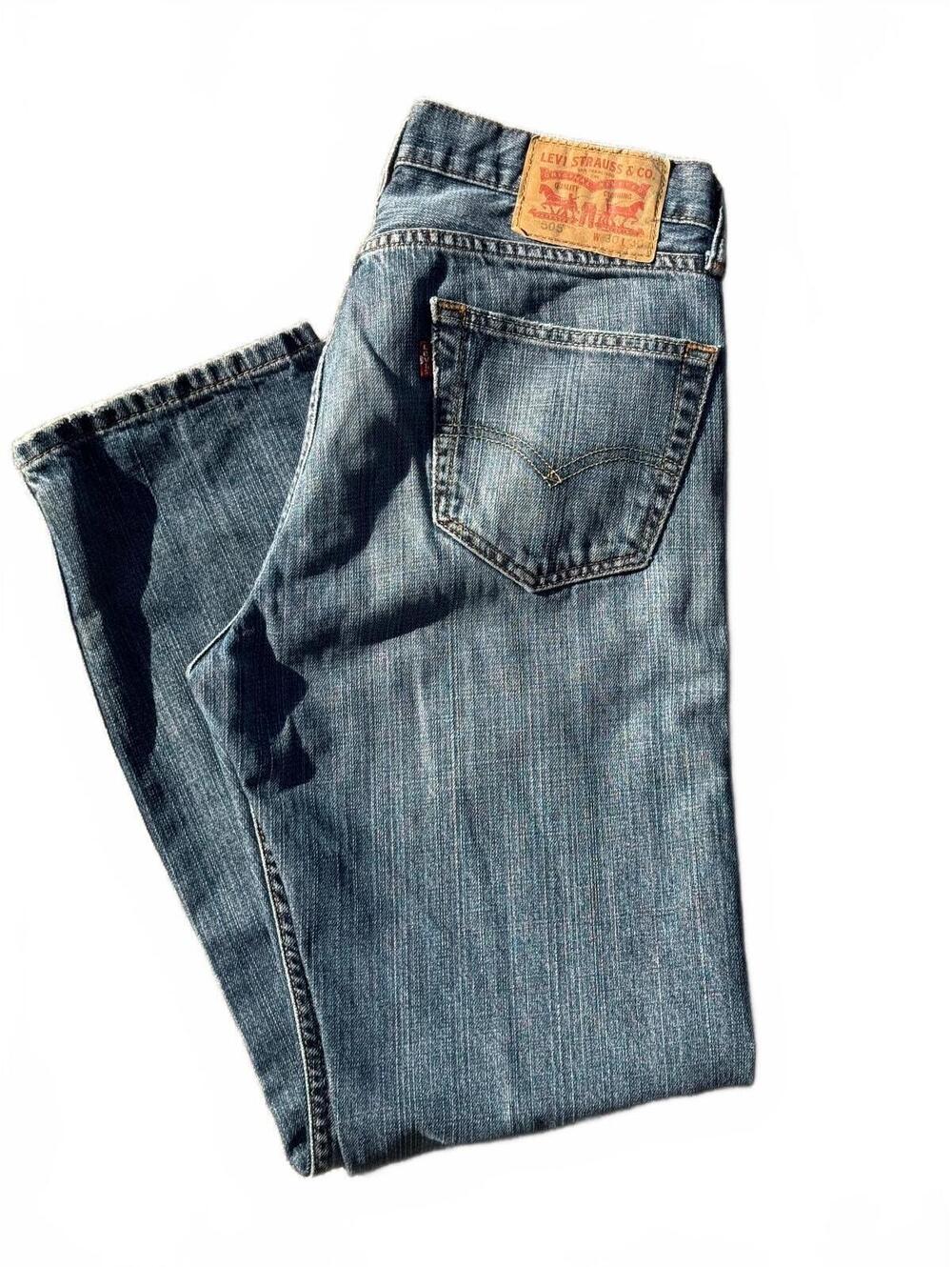 Levi 505 Regular for straight leg jeans (0220)